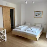 Hotel Seehotel Am Hallstaettersee 2*