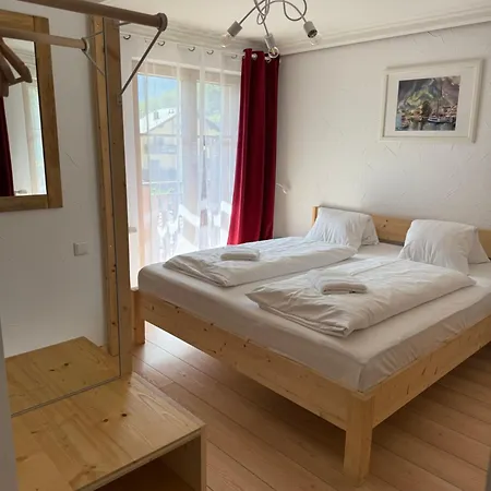 Seehotel Am Hallstaettersee 2* אוברטראון