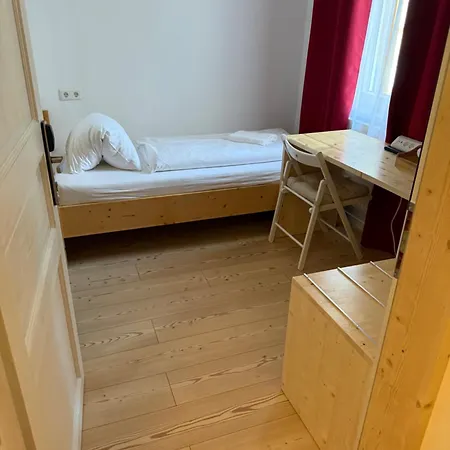 Seehotel Am Hallstaettersee מלון אוברטראון