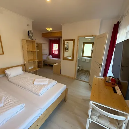 Seehotel Am Hallstaettersee 2*