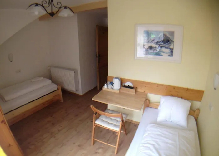 Seehotel Am Hallstättersee 2*