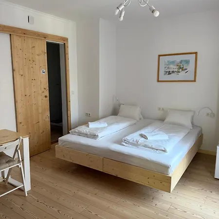 Hotel Seehotel Am Hallstättersee 2*