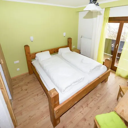 Seehotel Am Hallstaettersee 2* אוברטראון