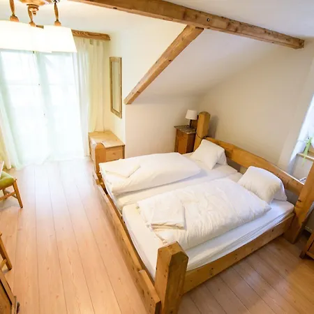 מלון Seehotel Am Hallstaettersee 2*